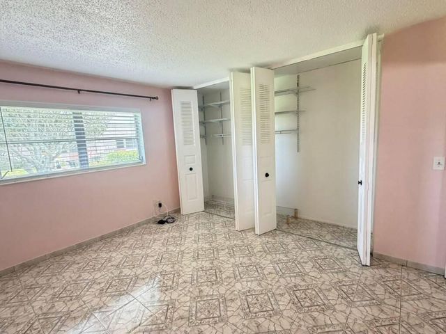 2727 DUDLEY Drive W E, West Palm Beach, FL 33415