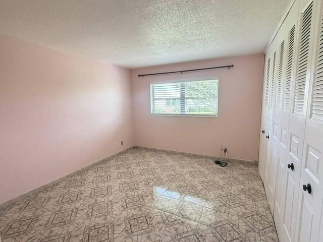 2727 DUDLEY Drive W E, West Palm Beach, FL 33415