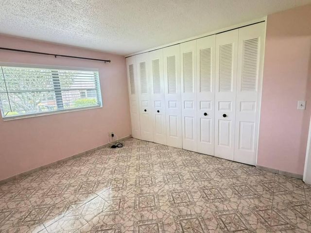 2727 DUDLEY Drive W E, West Palm Beach, FL 33415