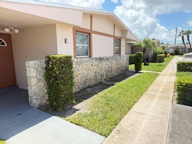 2727 DUDLEY Drive W E, West Palm Beach, FL 33415