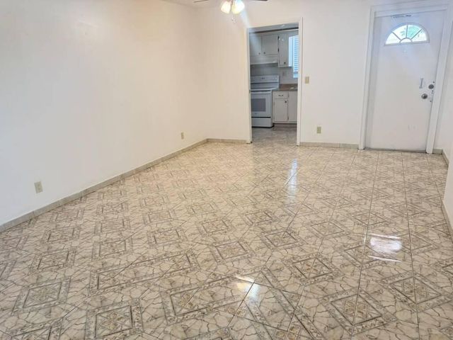 2727 DUDLEY Drive W E, West Palm Beach, FL 33415