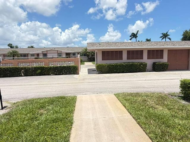 2727 DUDLEY Drive W E, West Palm Beach, FL 33415