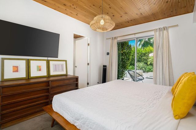 623 Desert Way, Palm Springs, CA 92264