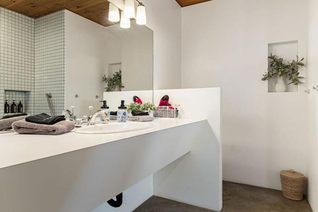 623 Desert Way, Palm Springs, CA 92264