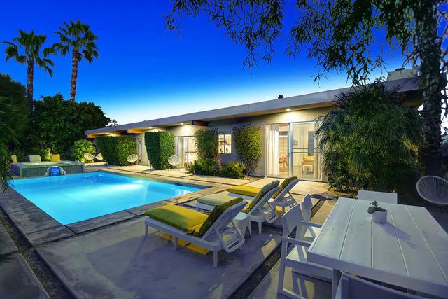 623 Desert Way, Palm Springs, CA 92264