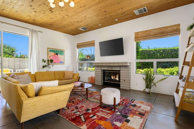 623 Desert Way, Palm Springs, CA 92264