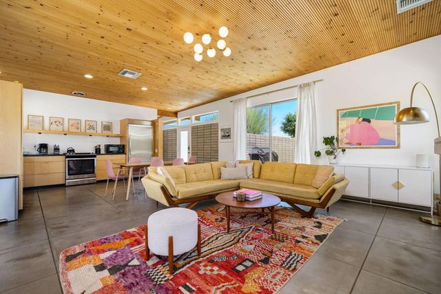 623 Desert Way, Palm Springs, CA 92264