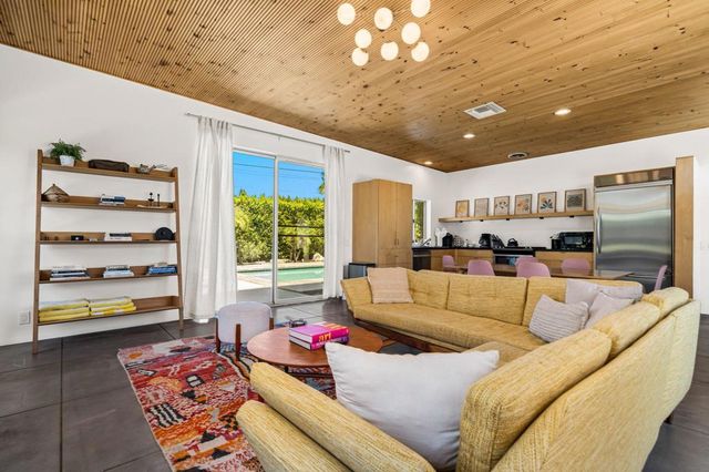 623 Desert Way, Palm Springs, CA 92264