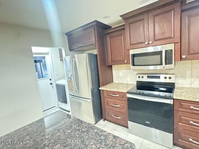 4816 S TAYLOR Drive, Tempe, AZ 85282