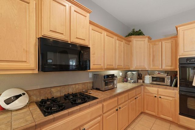 10689 Wellington Cir, Stockton, CA 95209