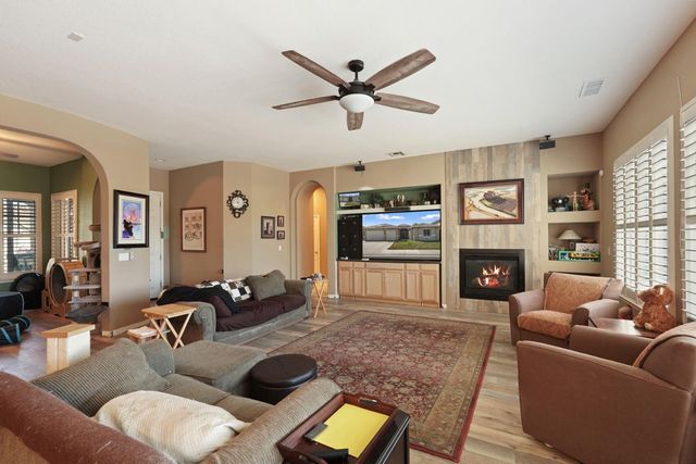 10689 Wellington Cir, Stockton, CA 95209
