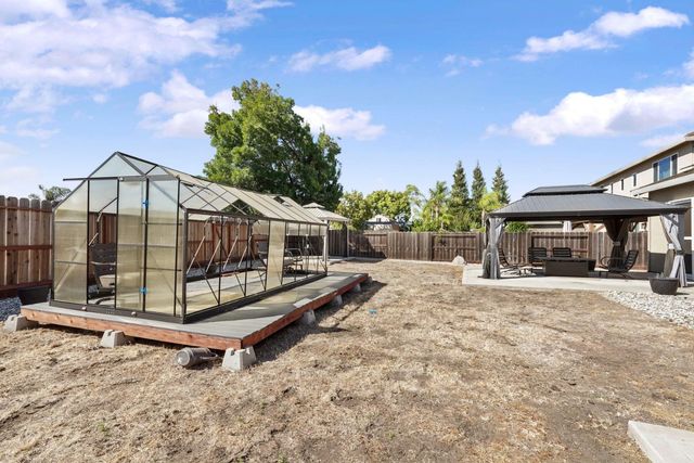 10689 Wellington Cir, Stockton, CA 95209