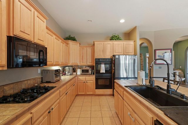 10689 Wellington Cir, Stockton, CA 95209