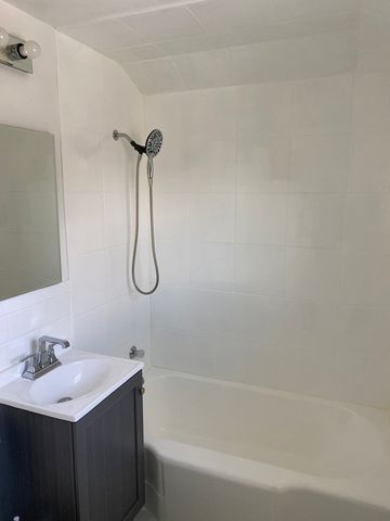 9822 Richard Avenue, Franklin Park, IL 60131