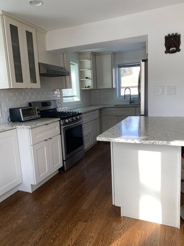 9822 Richard Avenue, Franklin Park, IL 60131