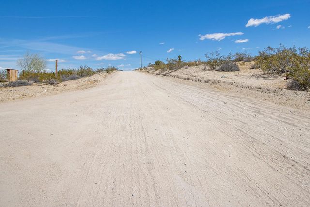 139 Rice Avenue, Joshua Tree, CA 92252