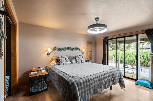 854 Delsie Drive, Grants Pass, OR 97527