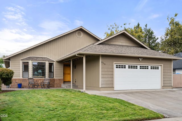 854 Delsie Drive, Grants Pass, OR 97527
