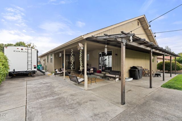 854 Delsie Drive, Grants Pass, OR 97527