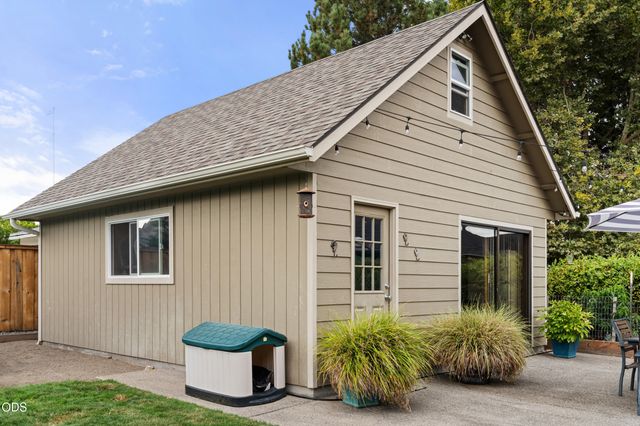 854 Delsie Drive, Grants Pass, OR 97527