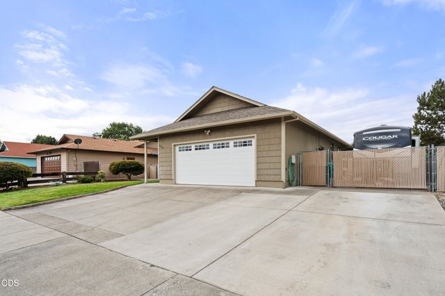 854 Delsie Drive, Grants Pass, OR 97527
