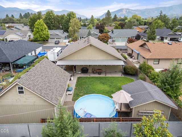 854 Delsie Drive, Grants Pass, OR 97527