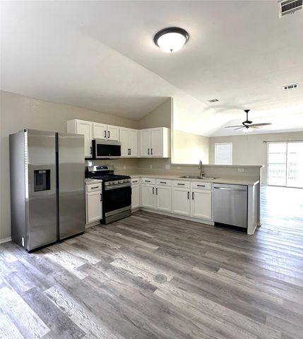610 Riverway LN, Leander, TX 78641
