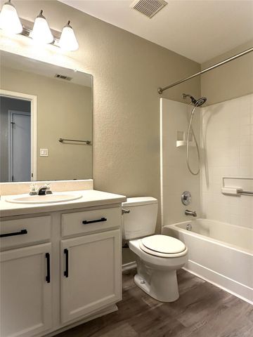 610 Riverway LN, Leander, TX 78641