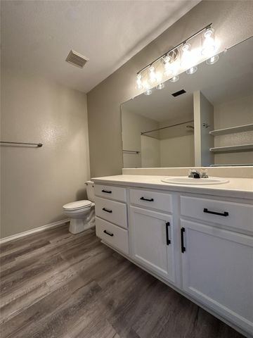 610 Riverway LN, Leander, TX 78641