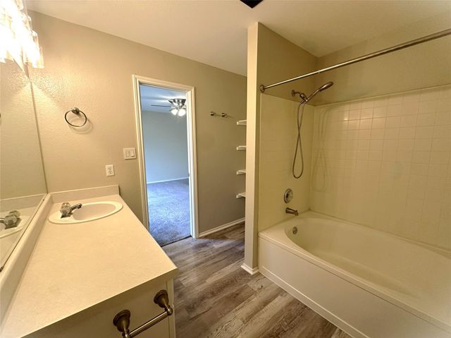 610 Riverway LN, Leander, TX 78641