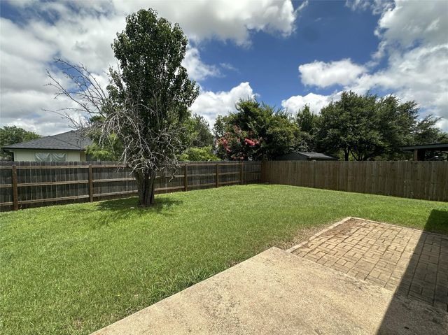 610 Riverway LN, Leander, TX 78641