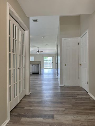 610 Riverway LN, Leander, TX 78641
