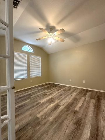 610 Riverway LN, Leander, TX 78641