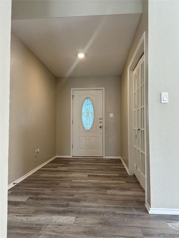 610 Riverway LN, Leander, TX 78641