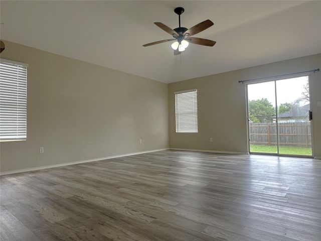 610 Riverway LN, Leander, TX 78641