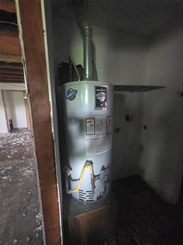 2330 Saxon Drive, Houston, TX 77018