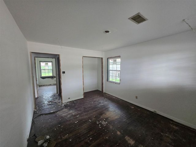 2330 Saxon Drive, Houston, TX 77018