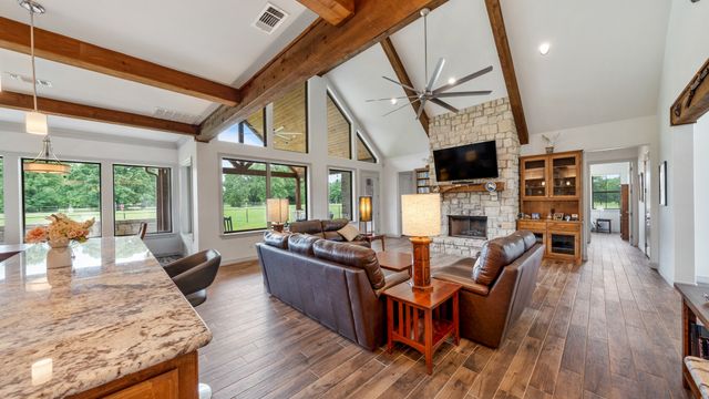 3317 Vz County Road 1804, Grand Saline, TX 75140