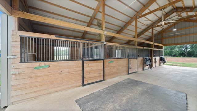 3317 Vz County Road 1804, Grand Saline, TX 75140
