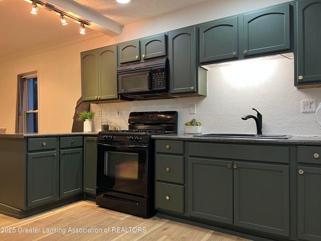 410 W Baldwin Street, St. Johns, MI 48879