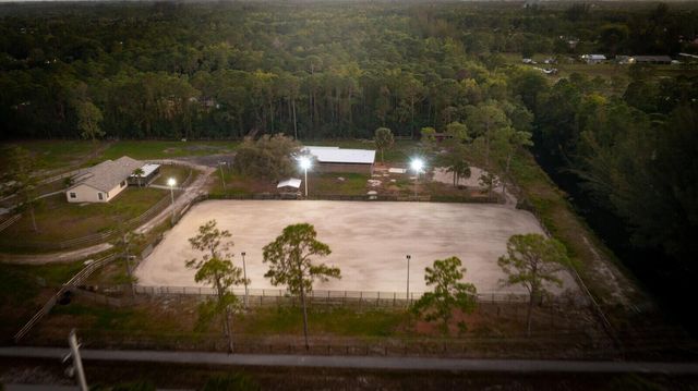 18080 W Sycamore Drive, Loxahatchee, FL 33470