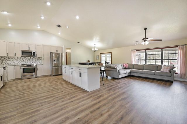 18080 W Sycamore Drive, Loxahatchee, FL 33470