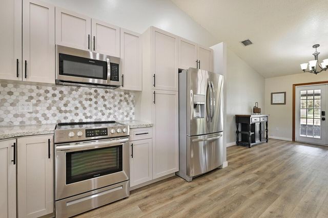 18080 W Sycamore Drive, Loxahatchee, FL 33470