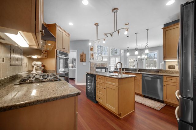 272 Bruntsfield Court, Valparaiso, IN 46385