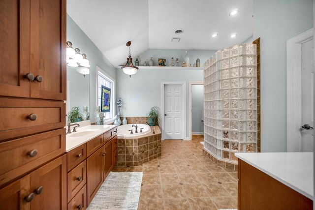 272 Bruntsfield Court, Valparaiso, IN 46385