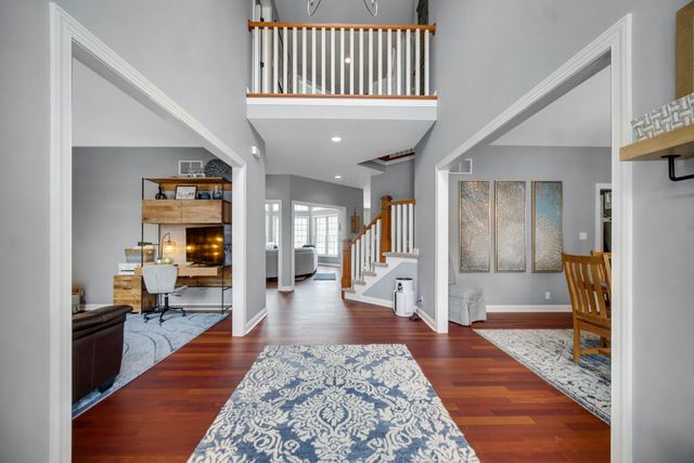 272 Bruntsfield Court, Valparaiso, IN 46385