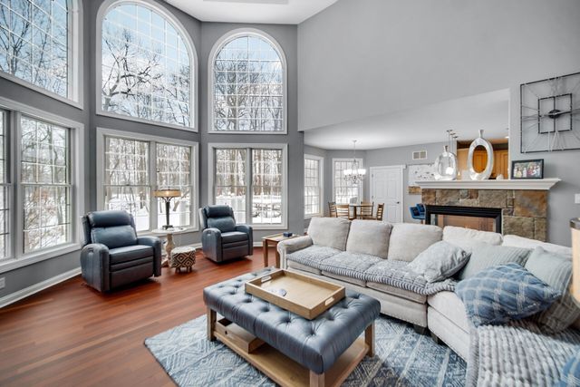 272 Bruntsfield Court, Valparaiso, IN 46385