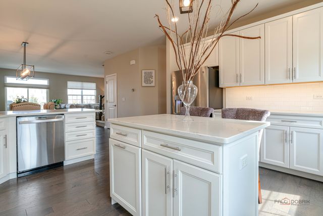 543 Cimmaron Circle, Crystal Lake, IL 60012