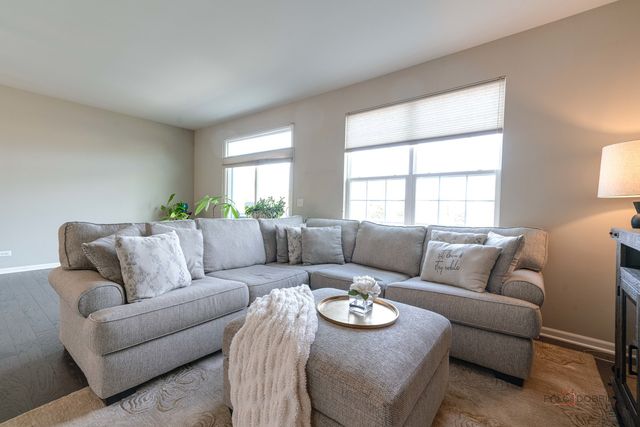 543 Cimmaron Circle, Crystal Lake, IL 60012