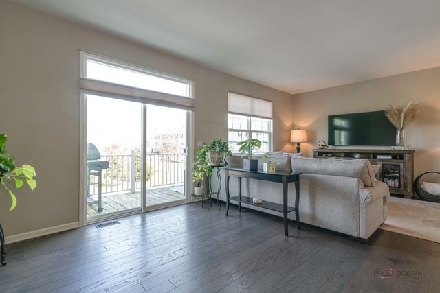 543 Cimmaron Circle, Crystal Lake, IL 60012